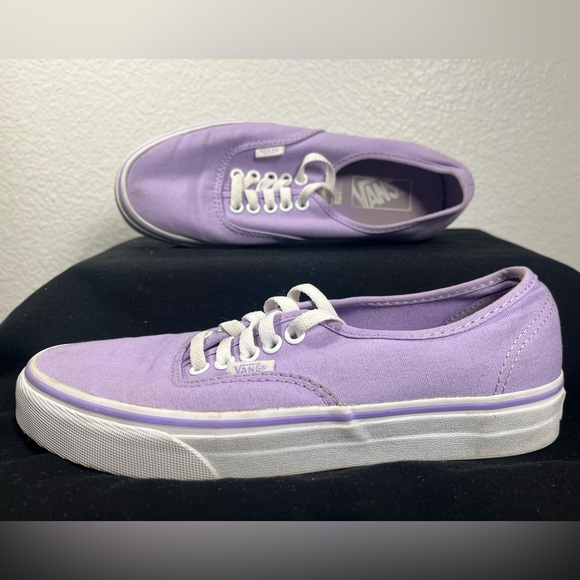 Vans Shoes - Vans Low Tops Shoes - Light Purple & White - Women’s Size 8 & Men’s Size 6.5